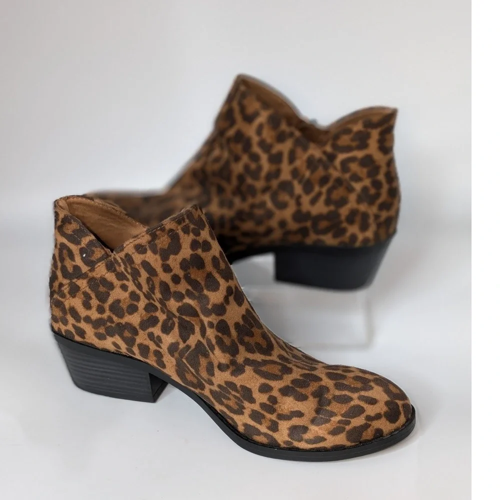 SO Women's Size 8 Leopard Print Ankle Booties Side Zip Low Block Heel